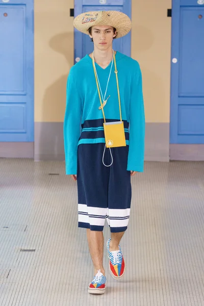 Look 46